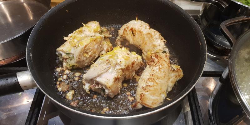 Kycklingrullader med potatis och magisk sås