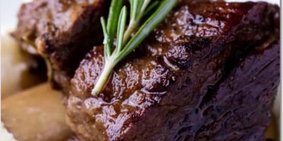 Slow Cooker Nötkött tjocka Ribs