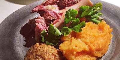 Fläsklägg med rotmos i crockpot