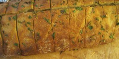 Vitlöksbröd med örter (ciabatta)