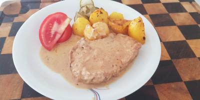 Fläskkotlett med grönpepparsås i slowcooker