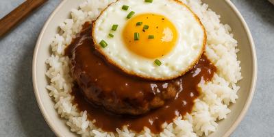 Loco Moco-Hawaiianska biffar med ris och stekt ägg