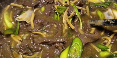 Biff med purjolök och oystersås